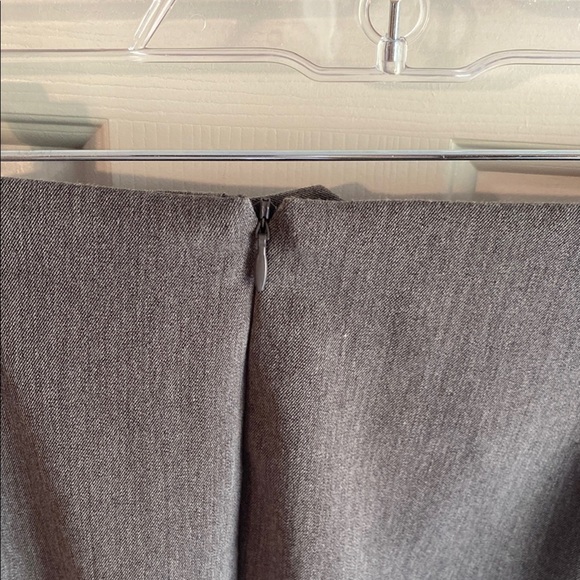 Little Black Pant with Fit logic Gray Size 10 Zip & Button On Side - Picture 7 of 10